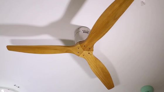 OEM ODM विंटेज होम 1320mm मैट व्हाइट नेचुरल वुड सीलिंग फैन लाइट 6000K